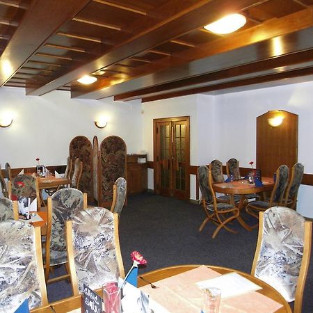 Penzion A Restaurace U Veterana Frenštát pod Radhoštěm Exterior foto