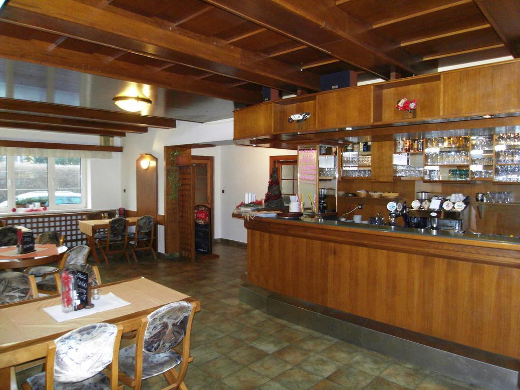 Penzion A Restaurace U Veterana Frenštát pod Radhoštěm Exterior foto