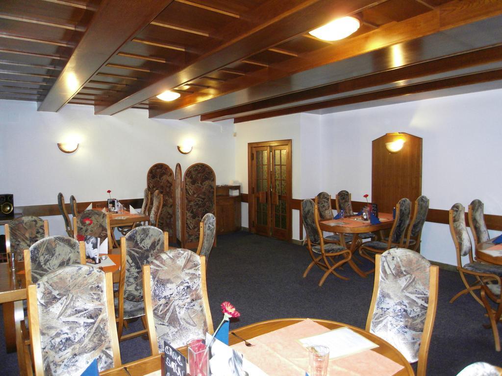 Penzion A Restaurace U Veterana Frenštát pod Radhoštěm Exterior foto