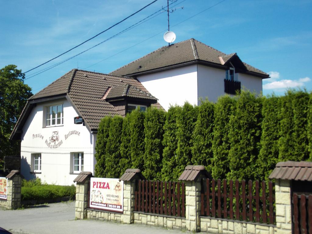 Penzion A Restaurace U Veterana Frenštát pod Radhoštěm Exterior foto